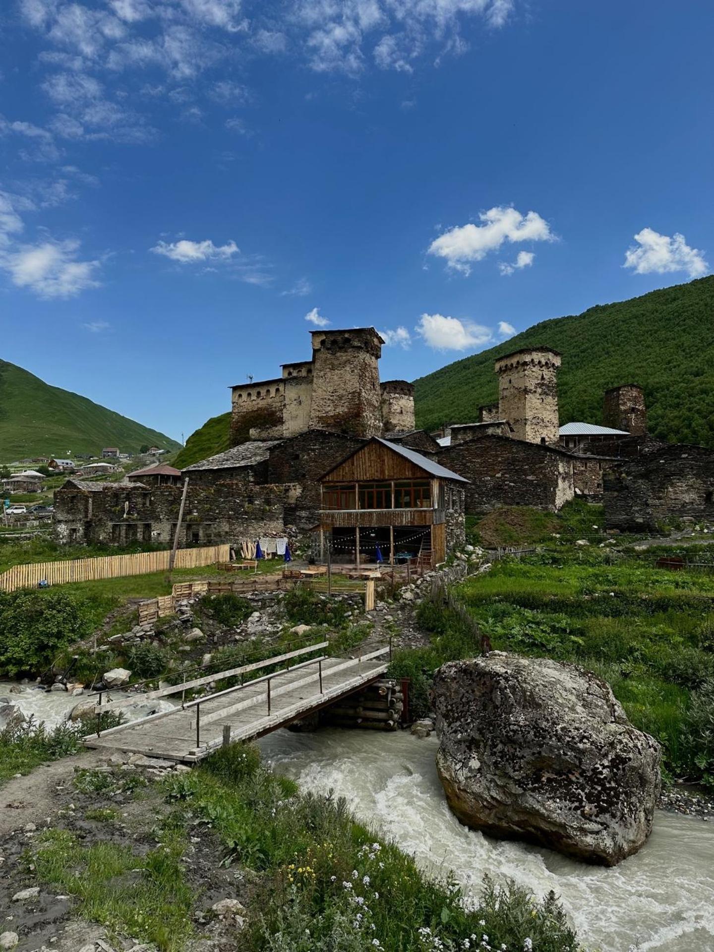 Nanila Hotel Ushguli Bagian luar foto