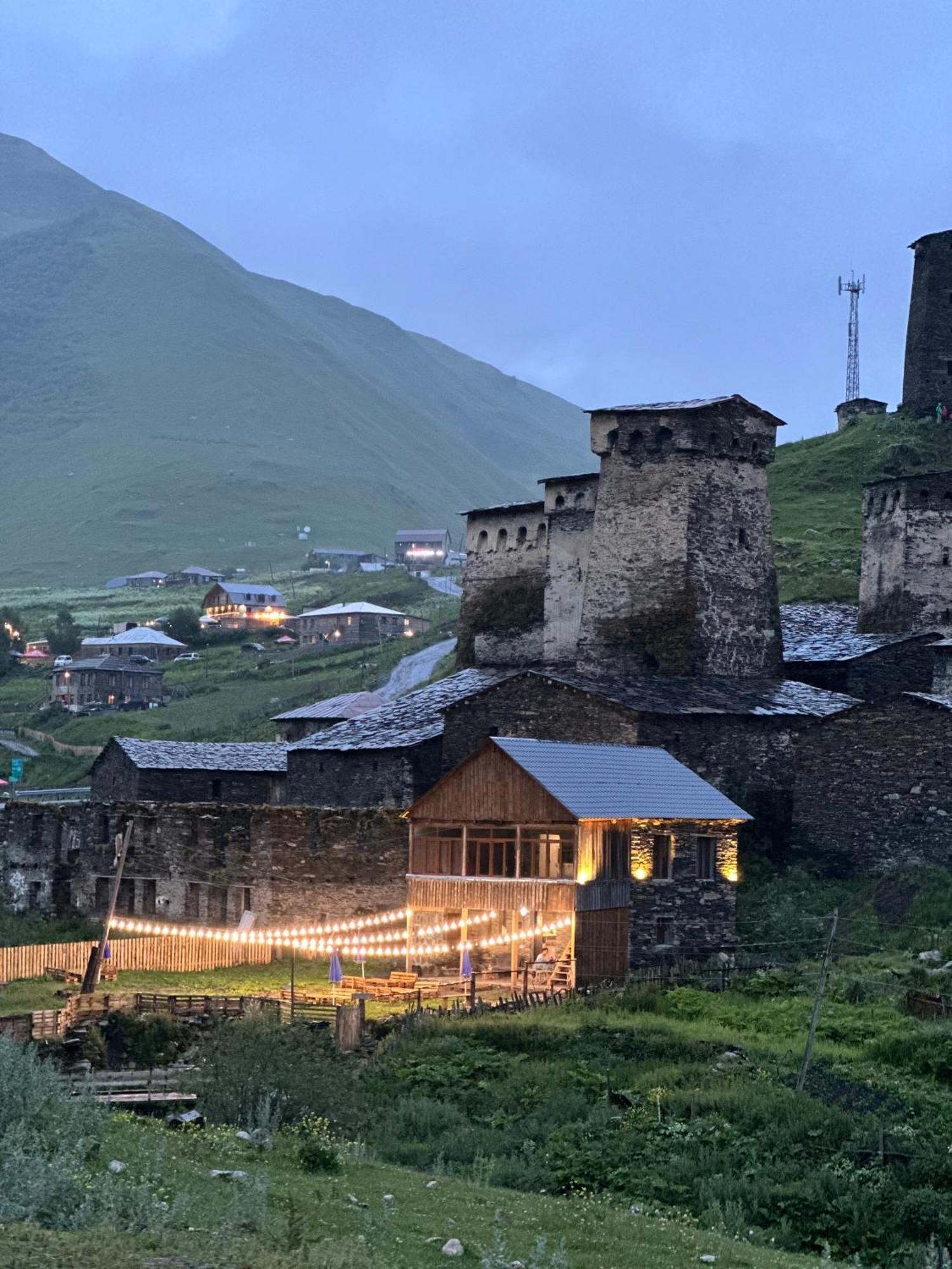 Nanila Hotel Ushguli Bagian luar foto