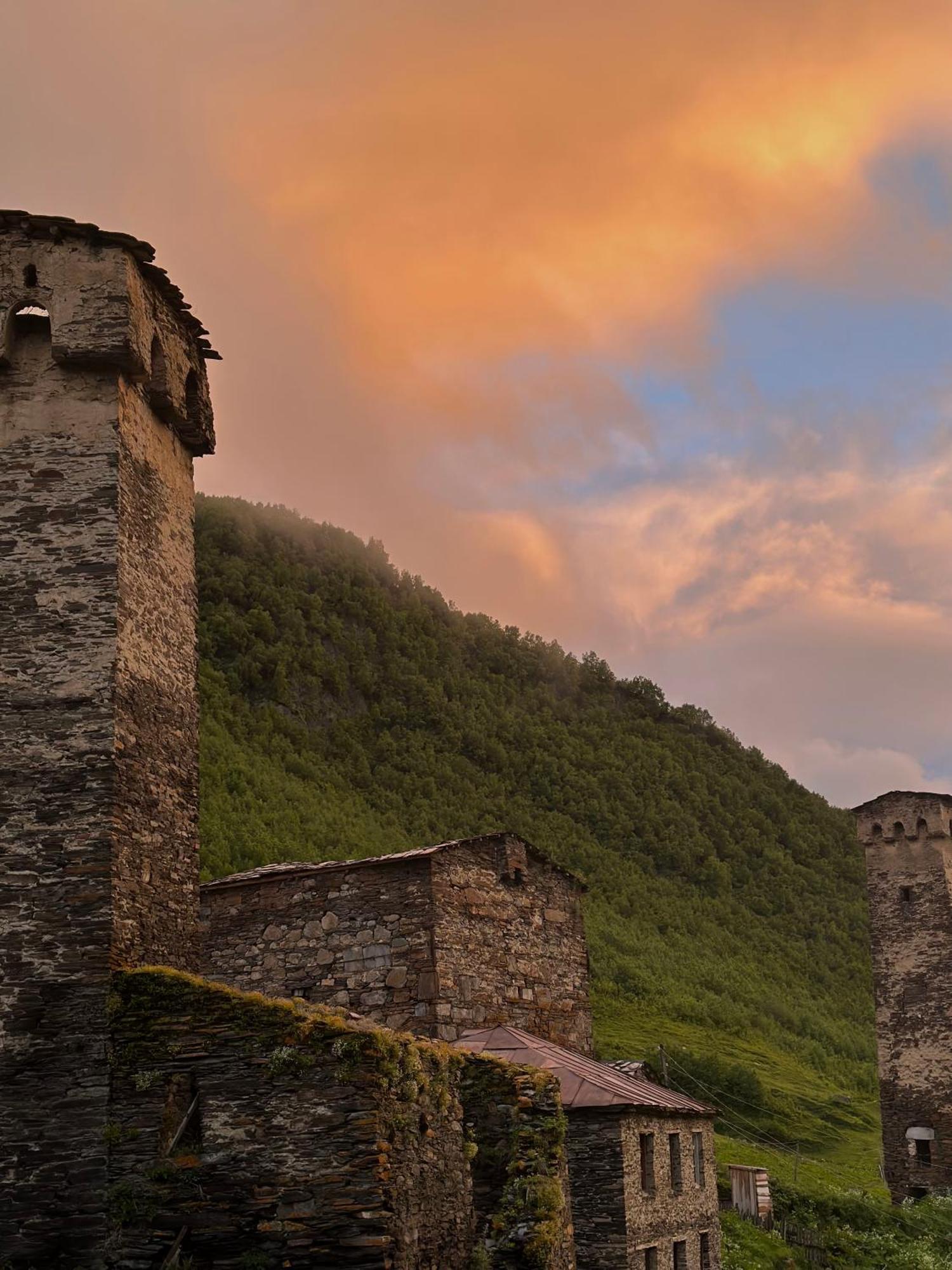 Nanila Hotel Ushguli Bagian luar foto