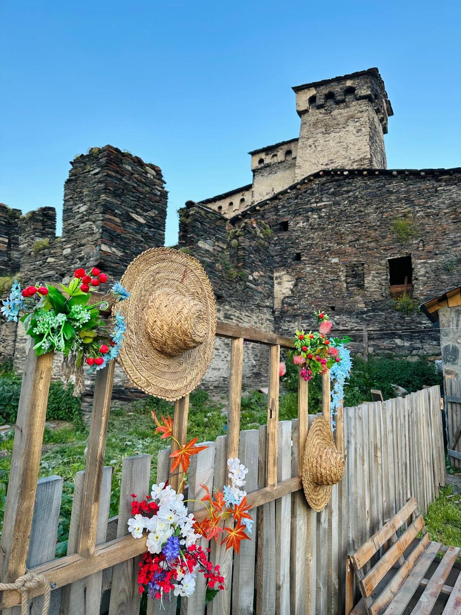 Nanila Hotel Ushguli Bagian luar foto